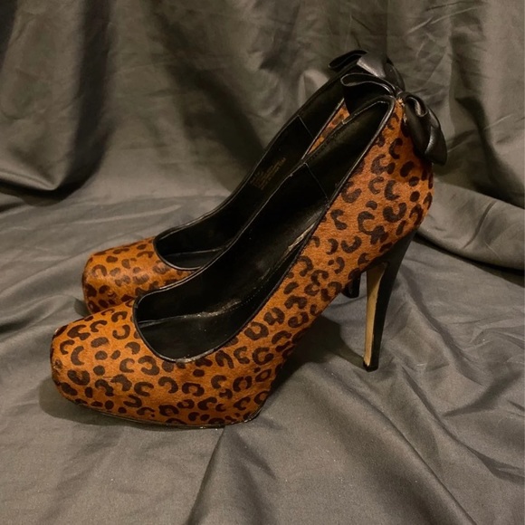 ***SOLD***Leopard EUC Print Bow Platform Stilleto Shoes Size 10 - Picture 3 of 7